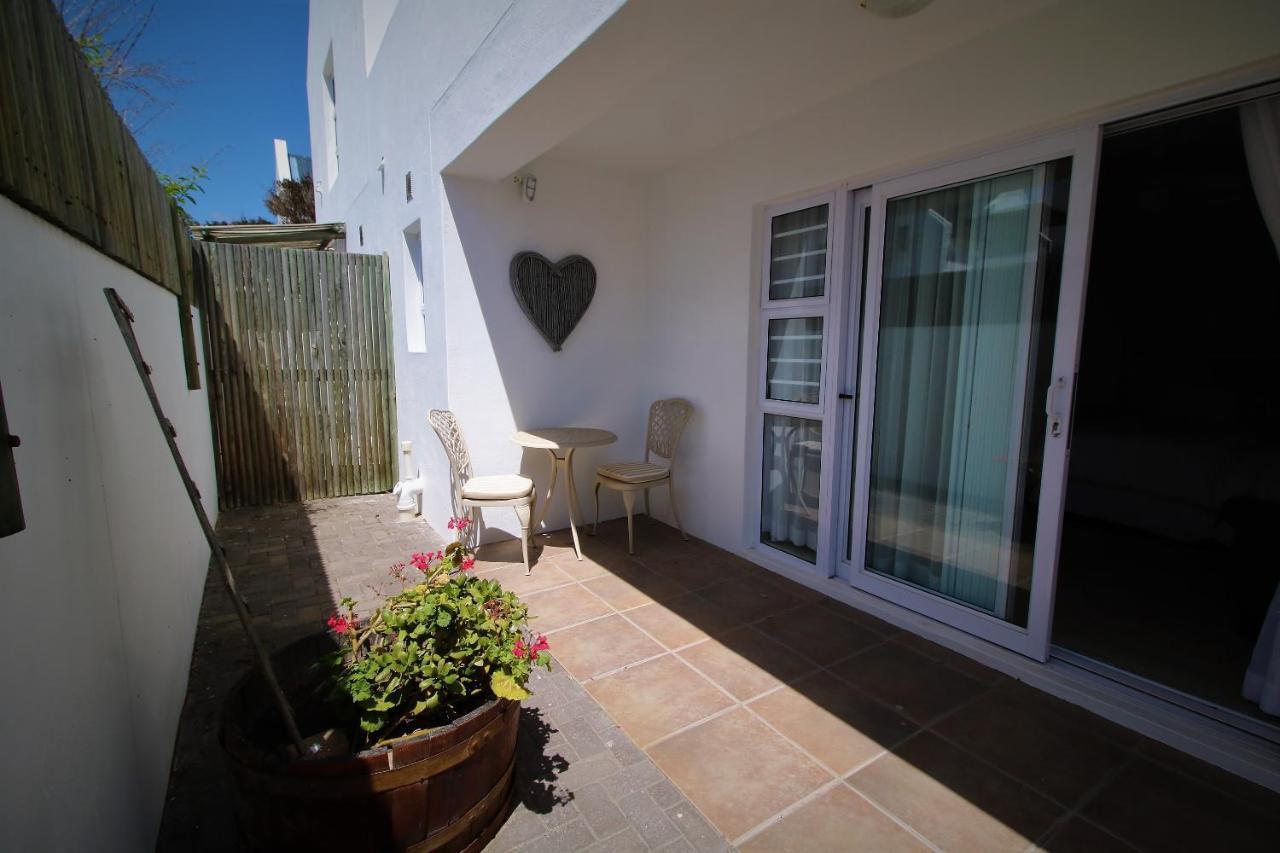 Baywatch Guest House Патерностер Экстерьер фото